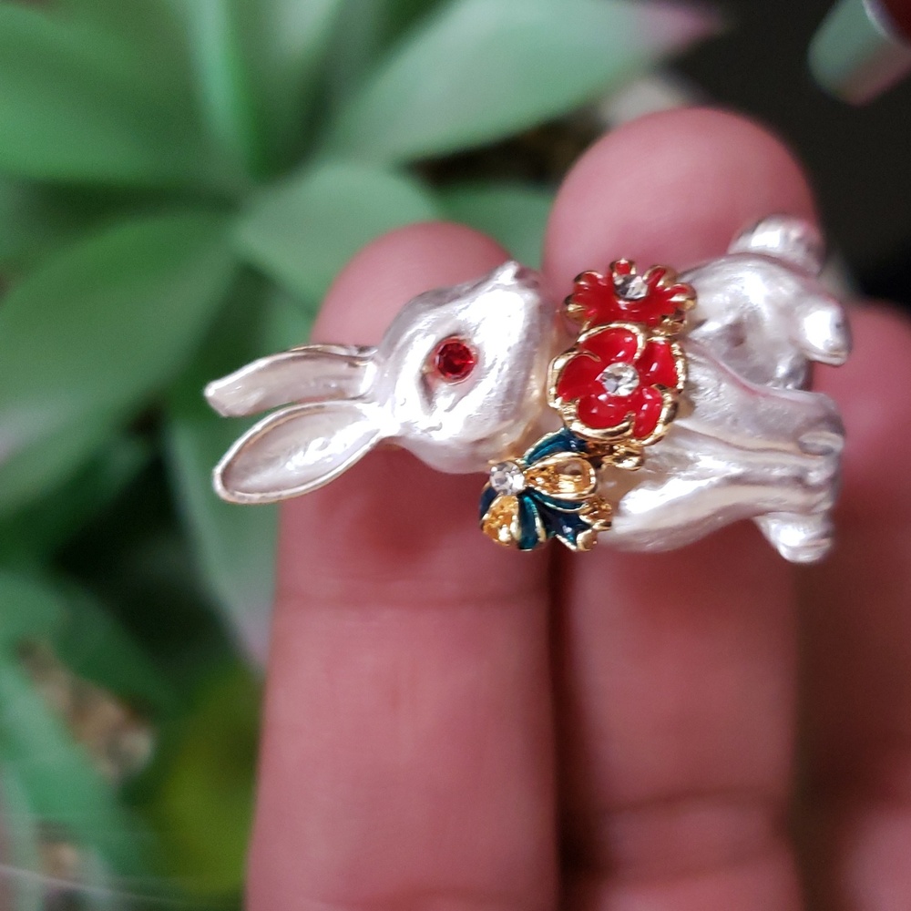 Bunny Brooch Pin - Picture 6 of 7